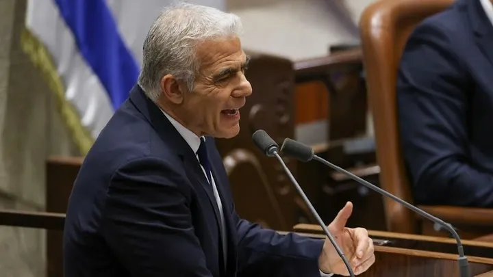Lapid attaque Netanyahu : l'accord américano-iranien qui se profile marque l'échec de la guerre de l'occupation