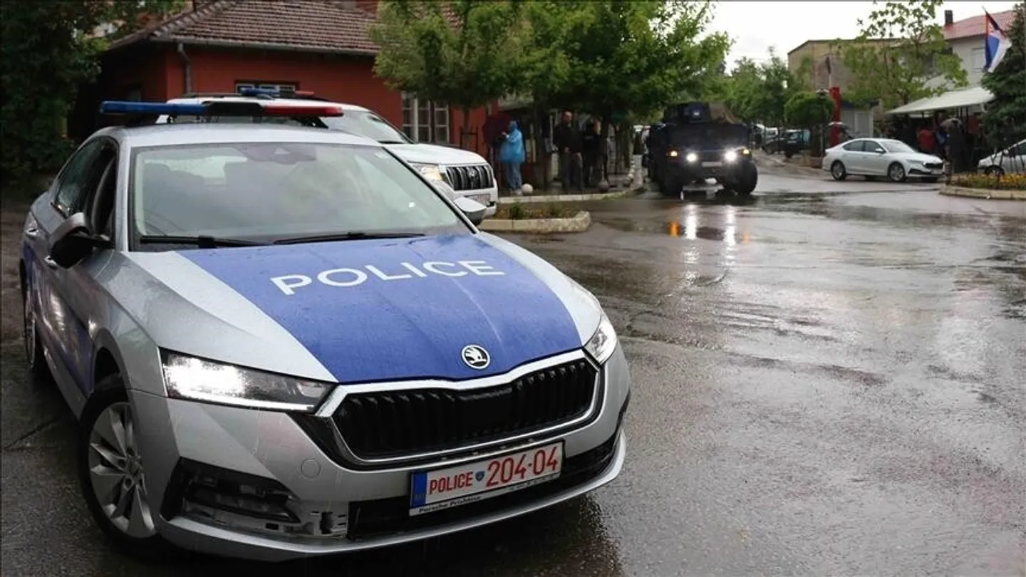 Autoritetet kosovare arrestojnë pesë të dyshuar për pjesëmarrje në Masakrën e Reçakut