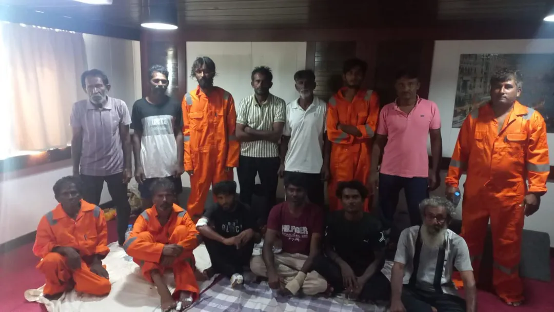 ओमान तट के पास भारतीय जहाज से सभी 14 चालक दल के सदस्य सुरक्षित बचाया गया