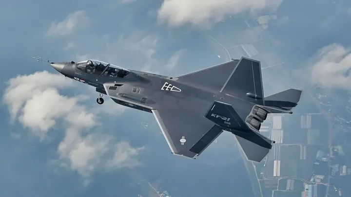 د جنوبي کوریا KF-21 جنګي الوتکې د الوتنې د خوندیتوب سند ترلاسه کړ