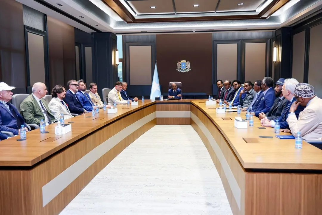 Madaxweyne Xasan Sheekh oo Madaxtooyada Ku Qaabilay Wafdi Ganacsato iyo Maalgashadeyaal Talyaani ah