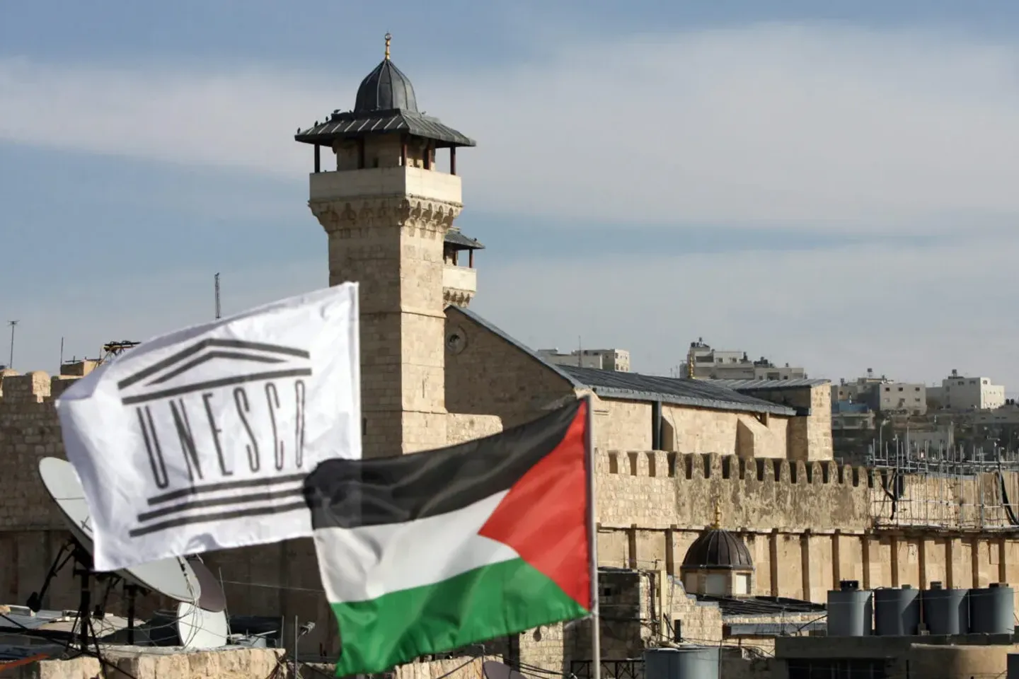 Israel seizes powers over Hebron shrine from Palestinian Authority