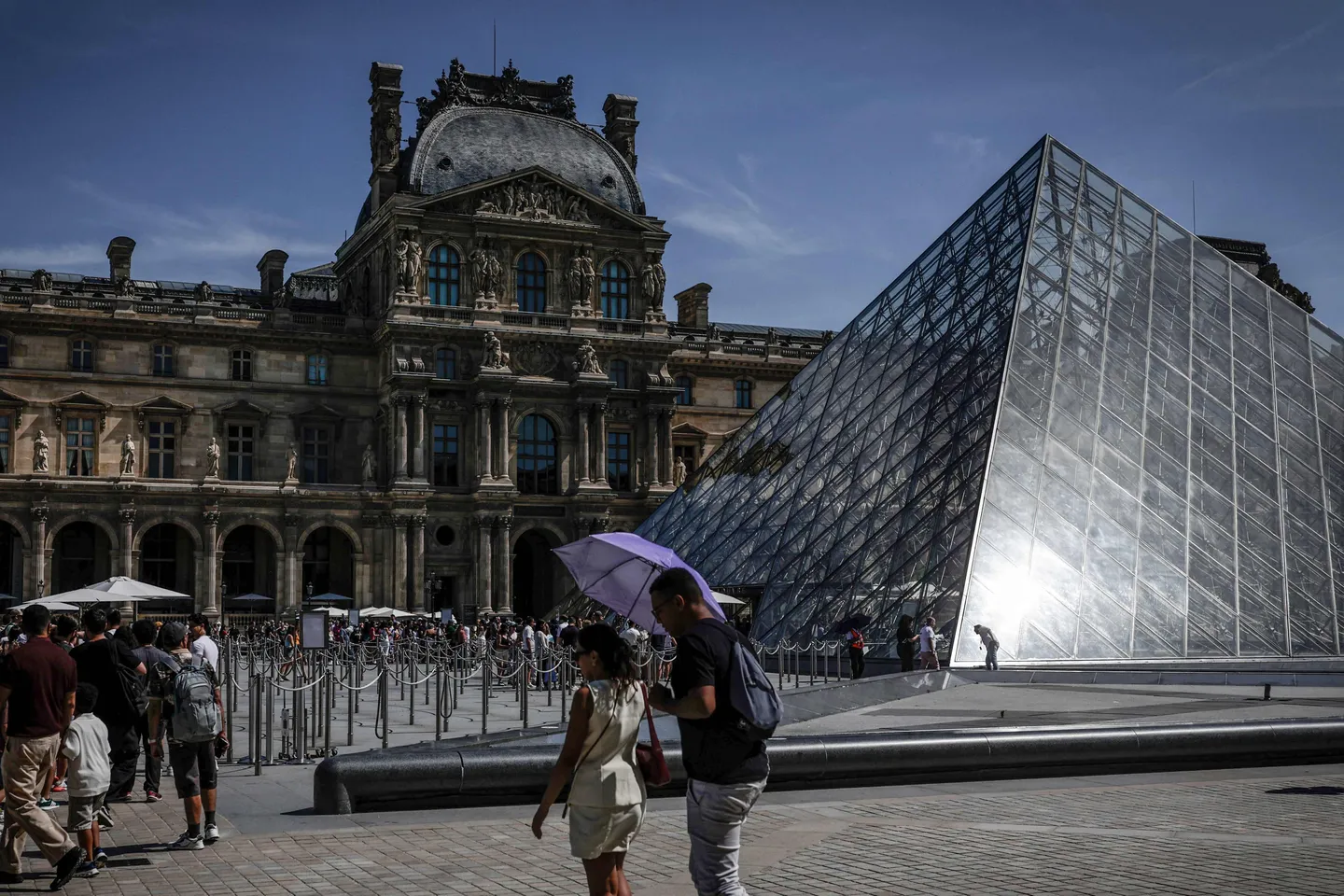Mauvais état du Louvre: le musée fait un appel aux dons