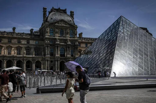 Mauvais état du Louvre: le musée fait un appel aux dons