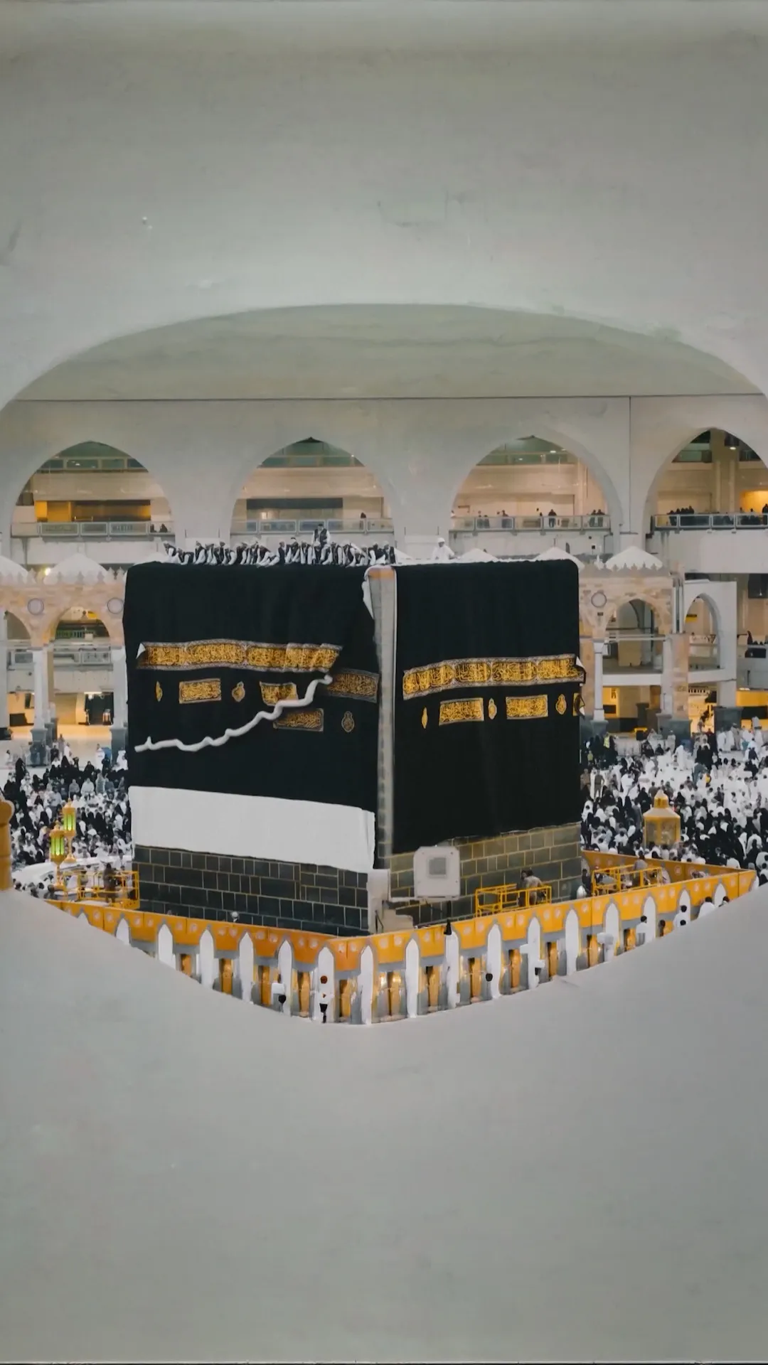 Ka’bah dihiasi Kiswah baru saat pergantian Tahun Baru Islam