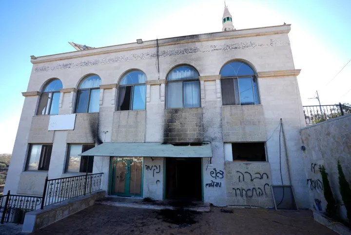 Westjordanland: Israelische Siedler verüben Brandanschlag auf zwei Moscheen