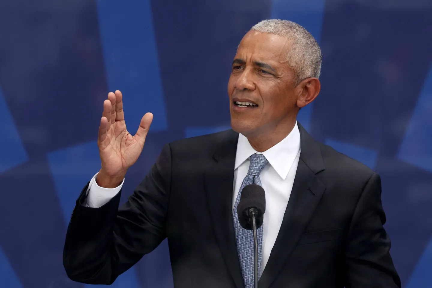 Barack Obama appelle à la prudence face à l'IA