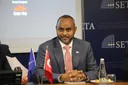 “Doorta sanduuqa codbixinta, ee ha dooranin dagaal,” Wasiir Cabdulqaadir Maxamed Nuur