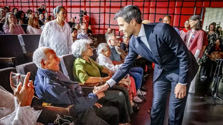 Premier Jetten biedt formeel excuses aan voor de behandeling van de eerste generatie Molukkers