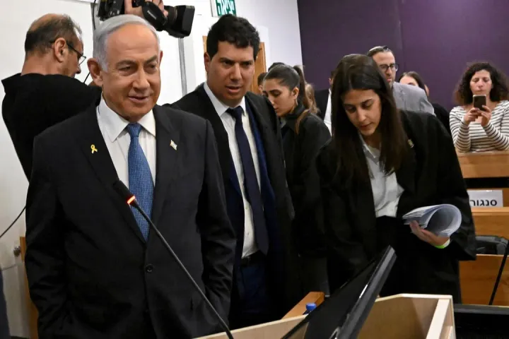 דיווח: נתניהו ביטל ברגע האחרון את הגעתו לעדות מנדלבליט במשפטו