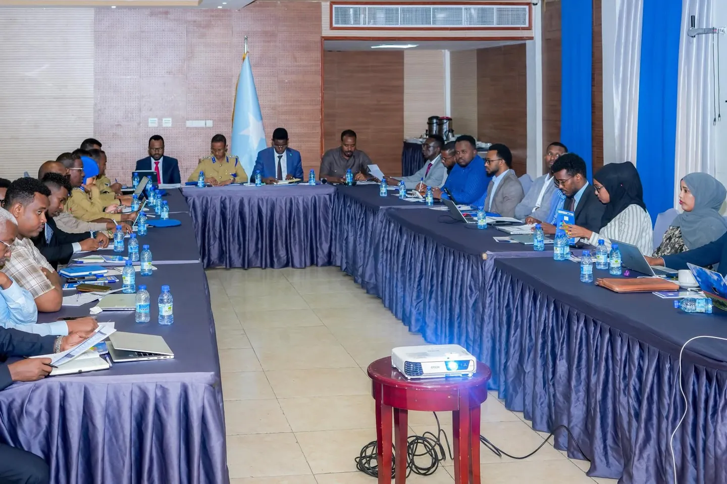 Wasiirka Amniga Gudaha oo Daah-furay Shirweynaha Wadatashiga Amniga ee DF iyo DG-yada