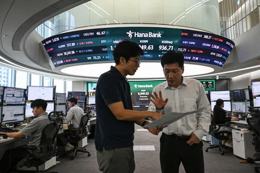 대규모 기술주 매도세로 한국 증시 10% 폭락