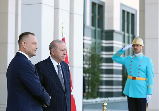 Presidenti turk Erdoğan mirëpret homologun polak Nawrocki në Ankara