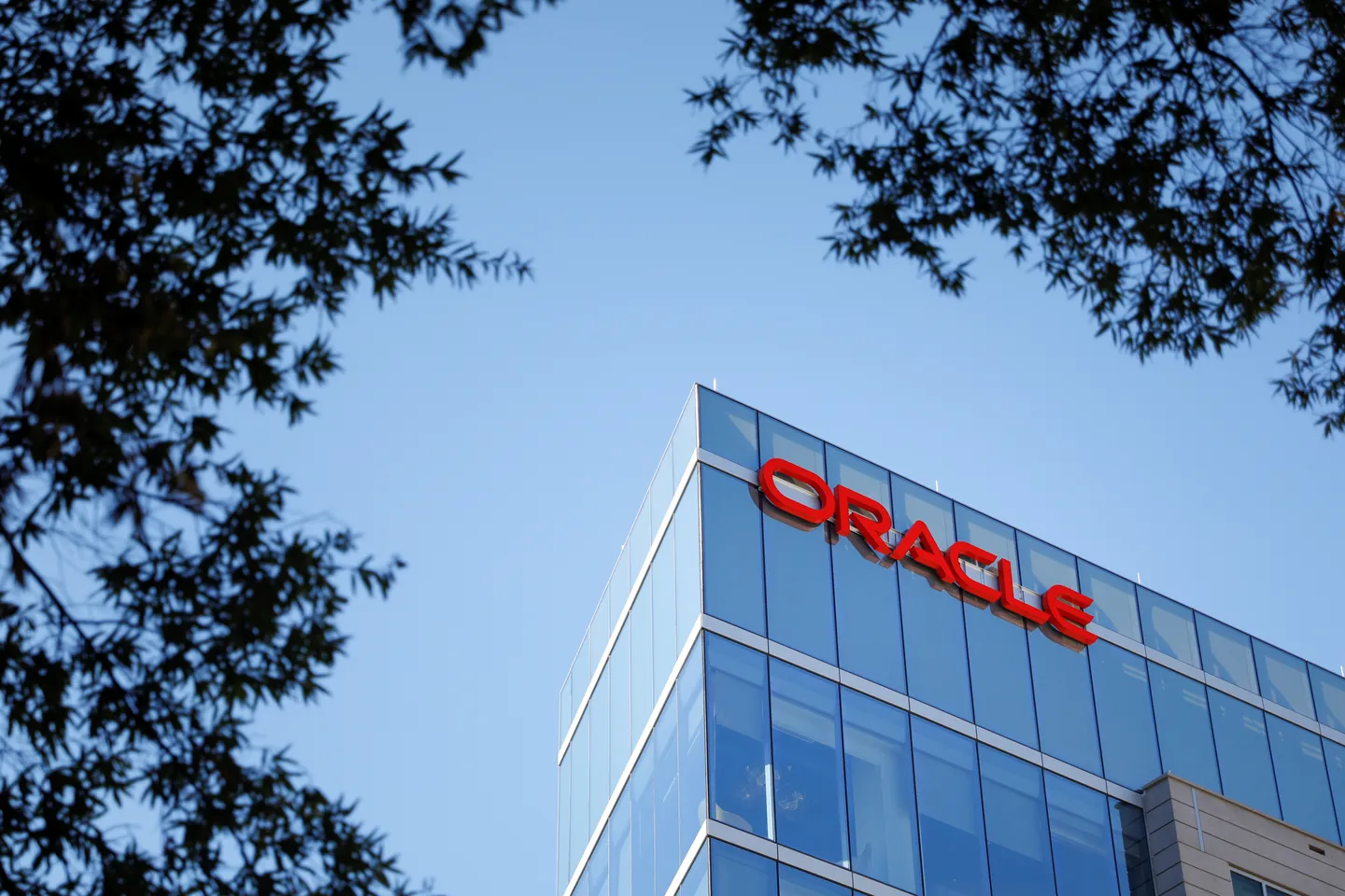 Oracle сократила 21 тысячу сотрудников на фоне перехода к ИИ