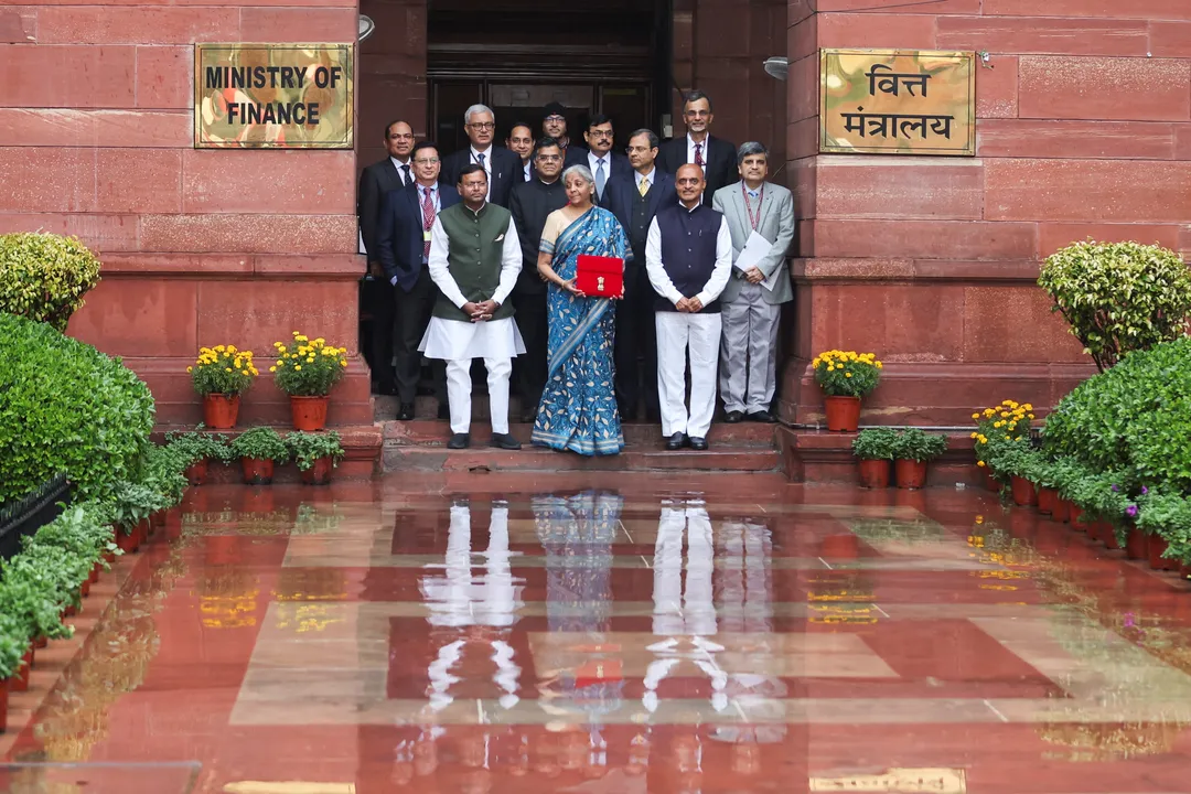 विदेशी फंड लेने वाले NGOs पर सरकार ने नियम कड़े किए