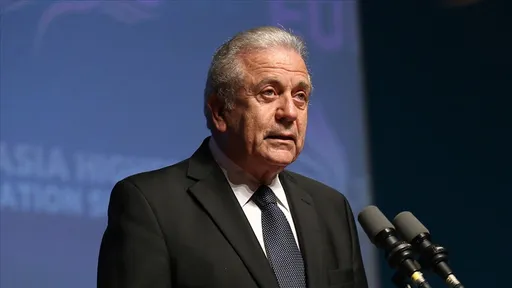 Qatargate: België vaardigt Europees aanhoudingsbevel uit tegen voormalig EU-commissaris Avramopoulos
