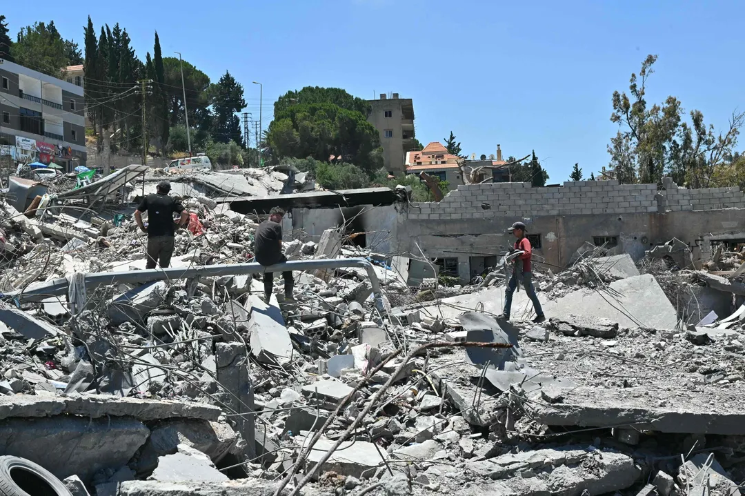Israel mata a 6 libaneses en nuevos ataques, asegura haber retirado parte de sus brigadas del sur