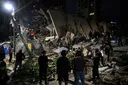 En las calles y los hospitales, los venezolanos luchan por salvar vidas tras los terremotos gemelos