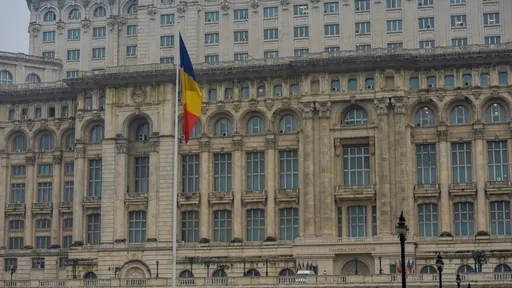 Романскиот парламент „преќутно“ го усвои законот за обединување со Молдавија
