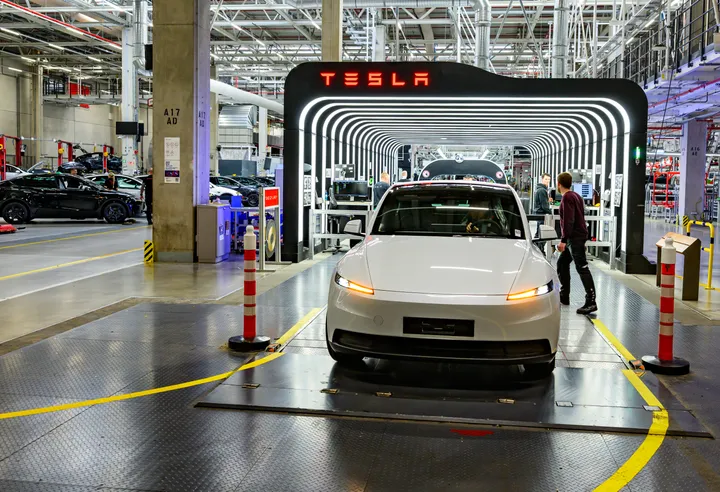 Tesla stärkt Werk in Grünheide - 1.000 neue Mitarbeiter