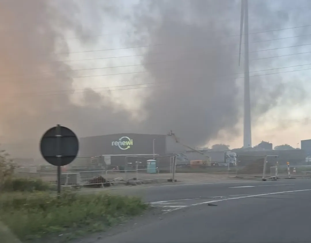 Nogmaals zware brand en rookvorming bij afvalbedrijf Renewi in Gentse haven