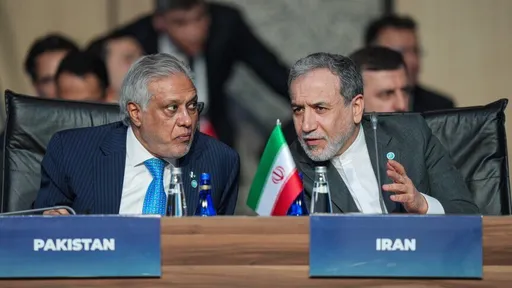 Kryediplomatët e Pakistanit dhe Iranit riafirmojnë angazhimin për paqe rajonale pas sulmeve të reja