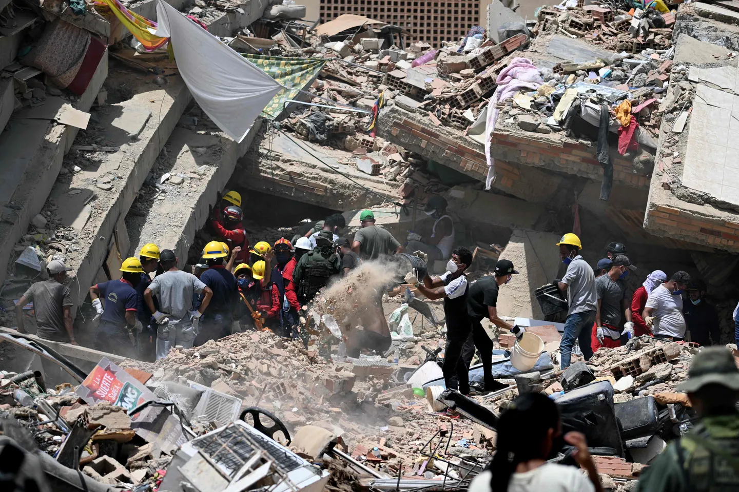Venezuela declara una semana de duelo oficial por los terremotos mientras concluyen las búsquedas