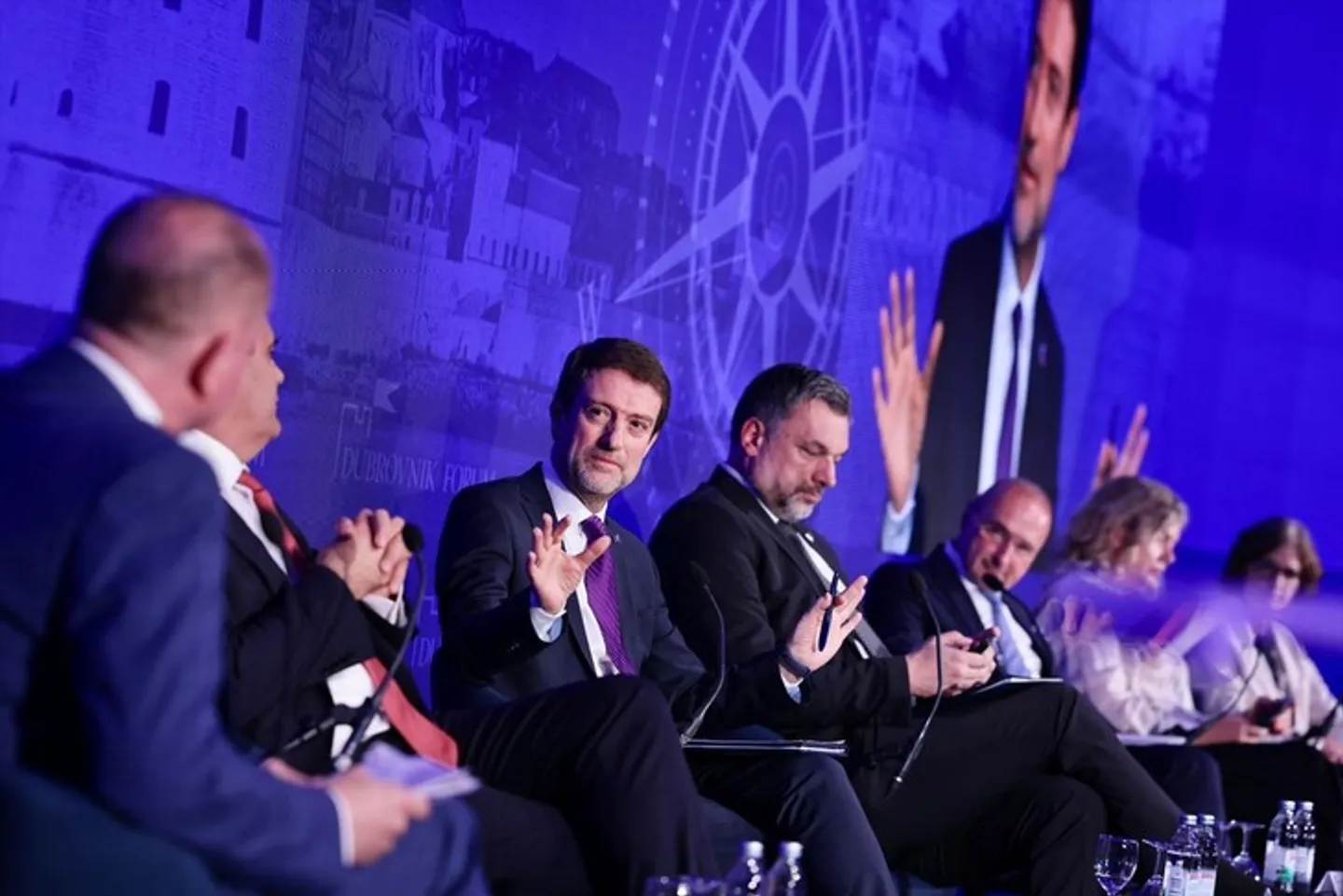 Hoxha: Përmbyllja e negociatave të anëtarësimit në BE deri në vitin 2027 është objektiv realist