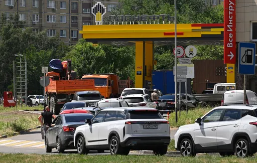 Зеленский высмеял дефицит топлива в России