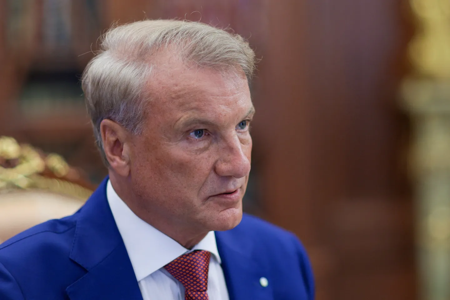 Греф призвал Банк России снижать ключевую ставку