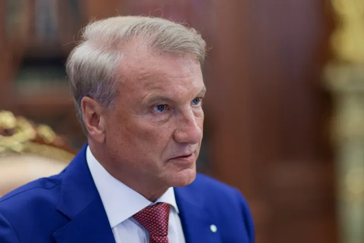 Греф призвал Банк России снижать ключевую ставку