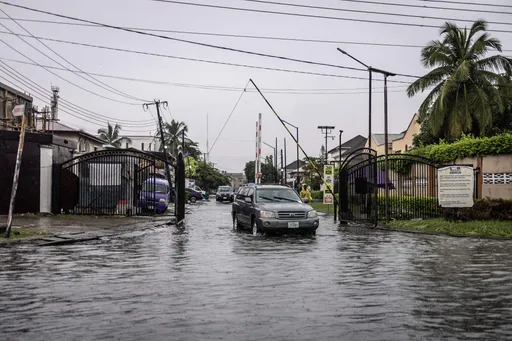 Nigerian goment don alert 24 states plus FCT as flood risk don rise
