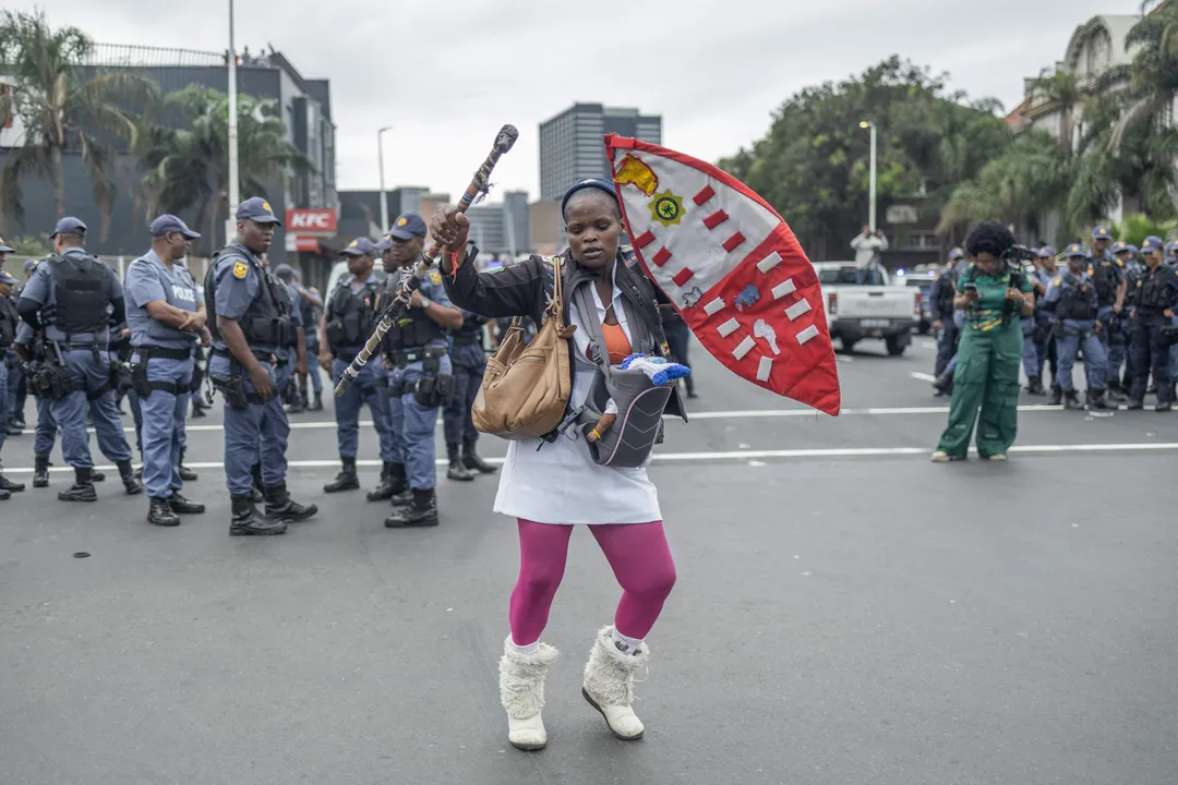 Nigeria dey demand justice over killing of dia citizens for South Africa