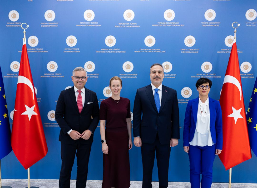 Ministri i Jashtëm turk takohet me zyrtarët e lartë të BE së në Ankara