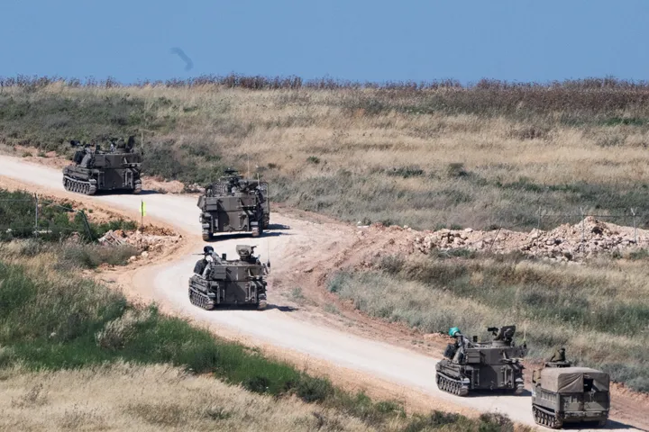 Izraeli do të shtyjë tërheqjen nga dy zona pilot në Libanin jugor