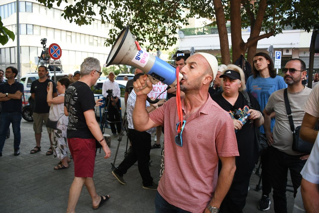 Protesta  Shqipëria nuk është në shitje  zhvendoset para SPAK ut