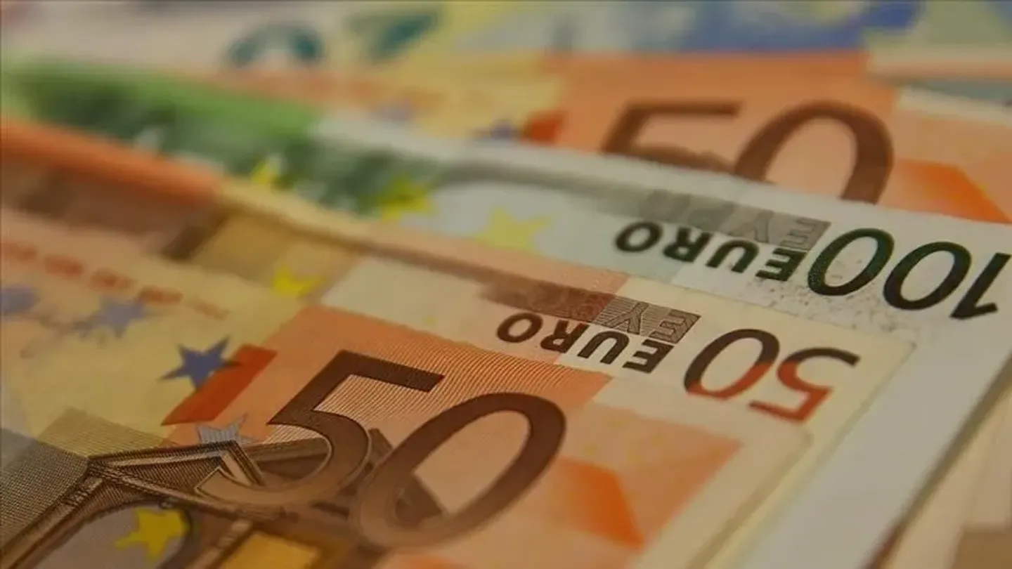 Paga minimale në Kosovë nga 1 korriku rritet në 500 euro