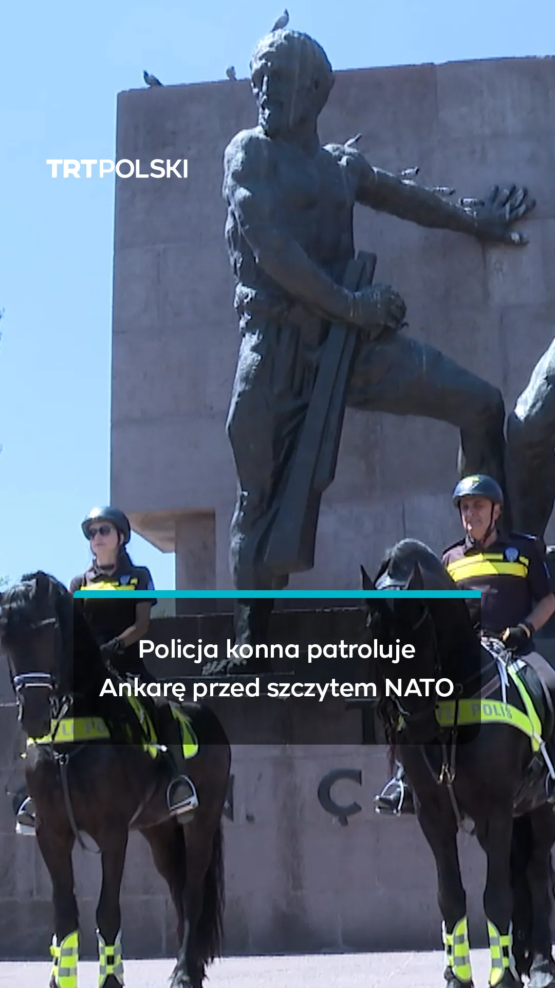Truskawkowa pełnia księżyca oświetliła niebo