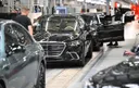 Sparkurs bei Mercedes - Gewerkschaft ruft zu Protest auf