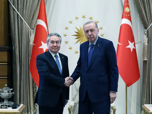 Presidenti Erdoğan dhe kryediplomati i Kirgistanit takohen në Ankara