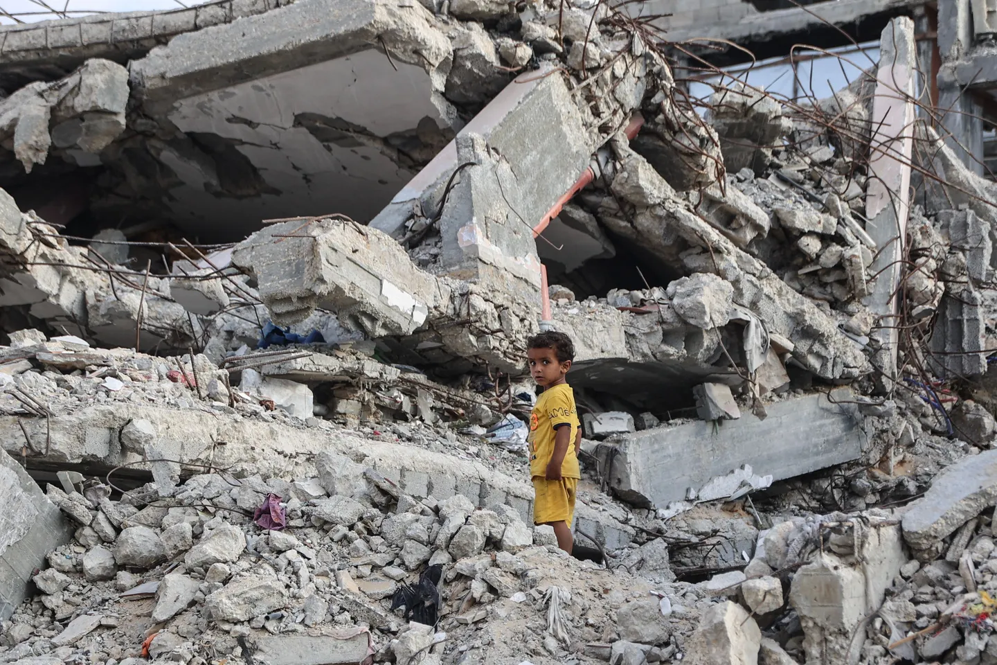 Gaza: un immeuble fragilisé par les frappes s’effondre, 20 morts