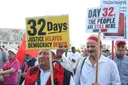 Tiranë, vazhdon në ditën e 32-të protesta me moton "Shqipëria nuk është në shitje"