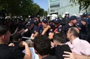 Tensione në protestën para Kuvendit të Shqipërisë