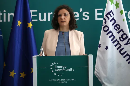 Ministrja Rizvanolli kritikon Serbinë në takimin rajonal për energjinë në Prishtinë