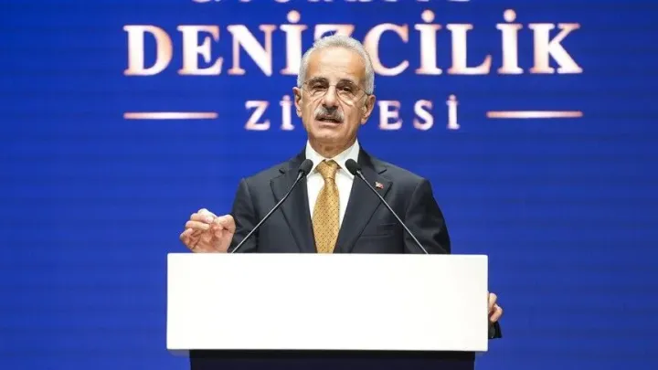 Ministri turk: Mbi dy milionë anije kanë kaluar nëpër ngushticat e Türkiyes gjatë 20 viteve