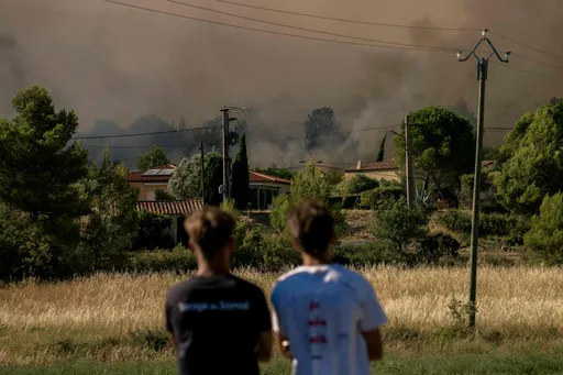Incendie dans l’Aude: 150 pompiers toujours mobilisés après un feu ayant ravagé 900 hectares