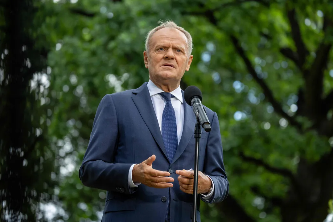 Tańsze paliwo na koniec wakacji. Rząd obniży VAT