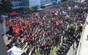 Beschäftigte protestieren gegen Sparpläne bei Mercedes-Benz