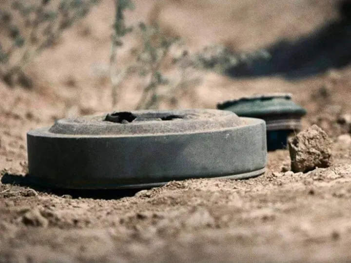 سوريا.. انفجار لغم أرضي يودي بحياة 5 أشخاص قرب مطار التيفور شرقي حمص