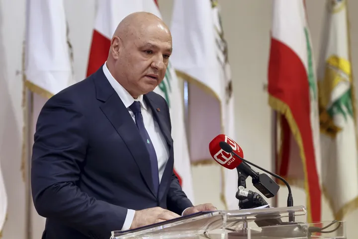الرئيس اللبناني يتسلّم تقريراً يوثق الانتهاكات الإسرائيلية خلال الحرب على لبنان